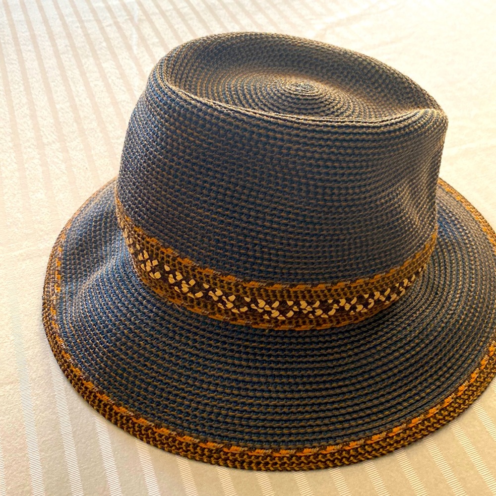 COPY - Eric Javits hat navy with camel band